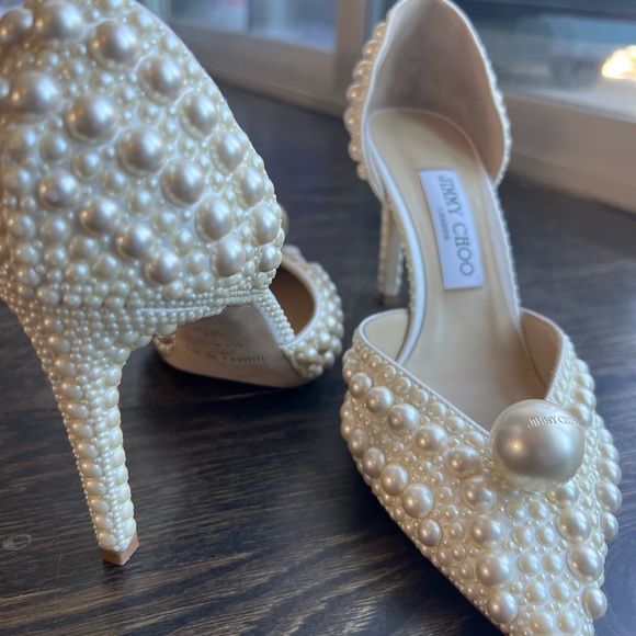 Jimmy Choo, Sabin 85-White Satin Pumps w/ All-Over Pearl Embellishment. Size 39 - Picture 7 of 10